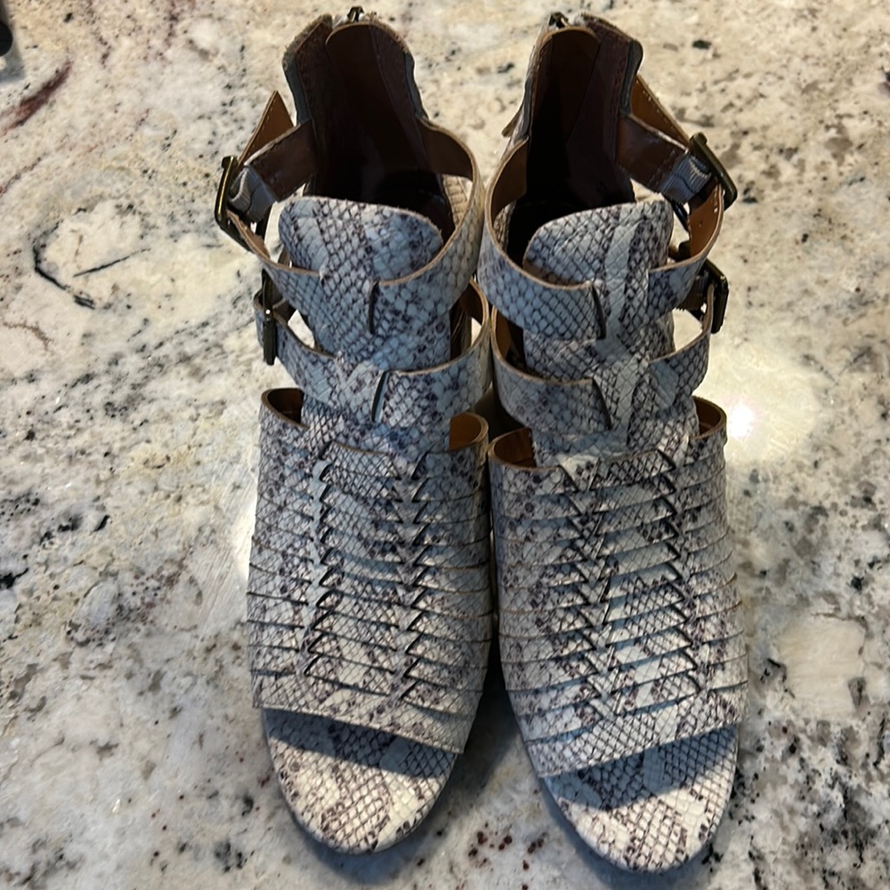 Snakeskin print shoes